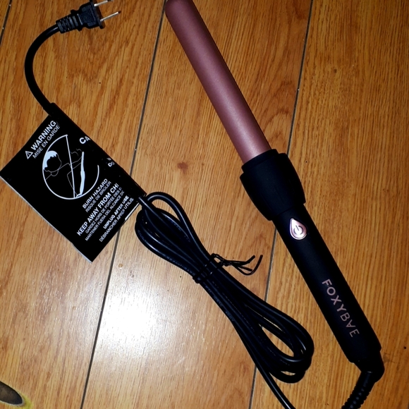 foxybae Other - Foxbae curling wand
